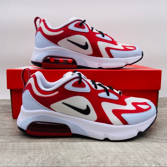 Nike Shoes - Nike Air Max 200
